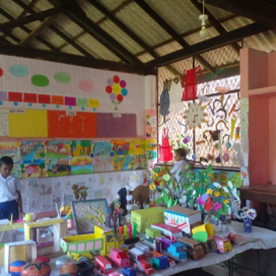 ප්‍රාථමික සිසුන්ගේ අත්කම් ප්‍රදර්ශනය